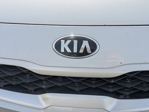 Used 2021 Kia Forte LXS FWD image 11