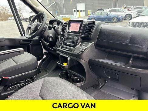 Used 2025 RAM ProMaster 2500 w/ U-Haul Equipment Group FWD image 12