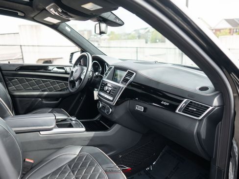 Used 2015 Mercedes-Benz GL 450 4MATIC w/ Designo Black Leather Package image 15