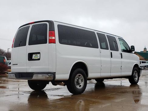 Used 2017 Chevrolet Express 3500 LT w/ LT Preferred Equipment Group image 6