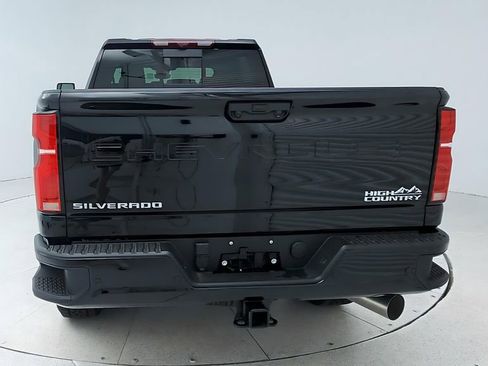 Used 2024 Chevrolet Silverado 2500 High Country w/ Technology Package AWD/4WD image 6