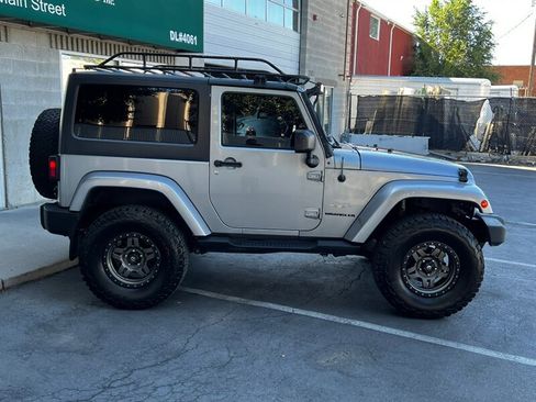 Used 2014 Jeep Wrangler Sahara w/ Connectivity Group AWD/4WD image 8