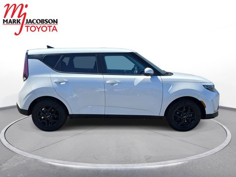 Used 2024 Kia Soul LX w/ Option Group 015 image 7