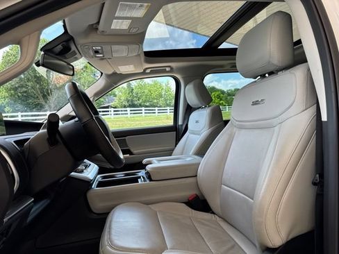 Used 2025 Ford Expedition Max Platinum AWD/4WD image 4