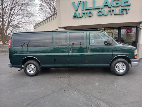 Used 2011 Chevrolet Express 3500 LT w/ LT Preferred Equipment Group image 16