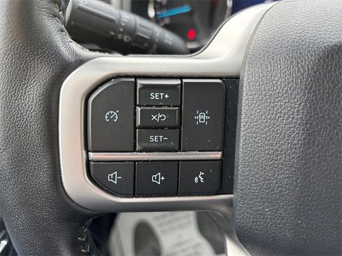 Used 2024 Ford Expedition XLT image 18