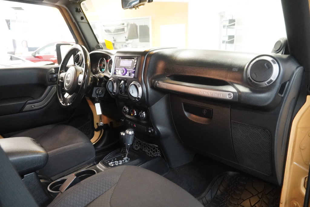Used 2014 Jeep Wrangler Unlimited Sport w/ Quick Order Package 24S AWD/4WD image 35