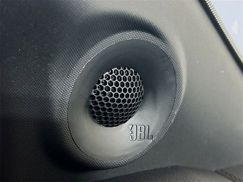 New 2026 Toyota Sienna Platinum image 17