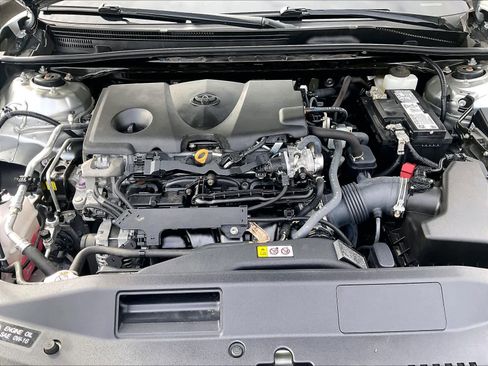 Used 2022 Toyota Camry LE image 29