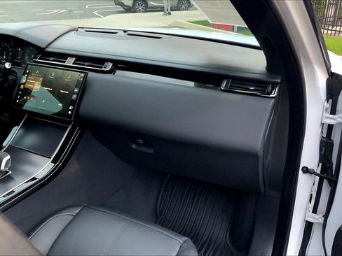 Used 2026 Land Rover Range Rover Velar Dynamic SE image 18