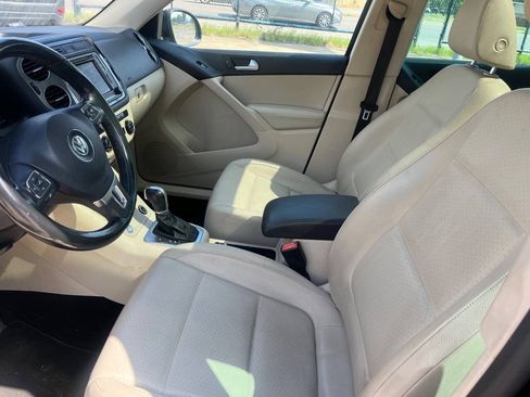 Used 2016 Volkswagen Tiguan SE FWD image 19