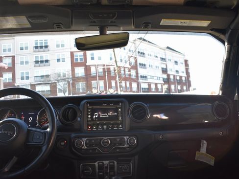 Used 2022 Jeep Gladiator Sport image 31