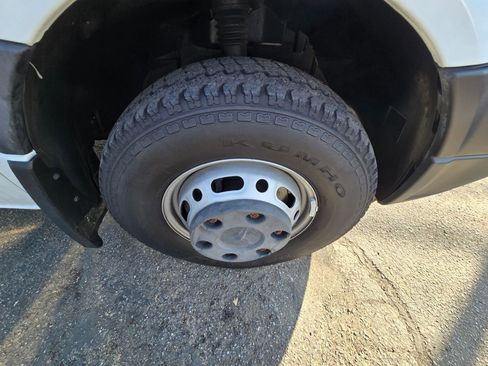 Used 2010 Mercedes-Benz Sprinter 3500 image 25