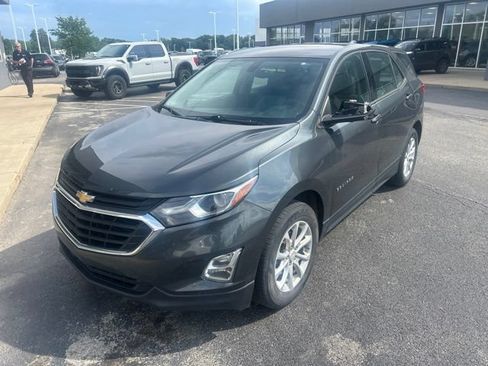 Used 2019 Chevrolet Equinox LS FWD image 2
