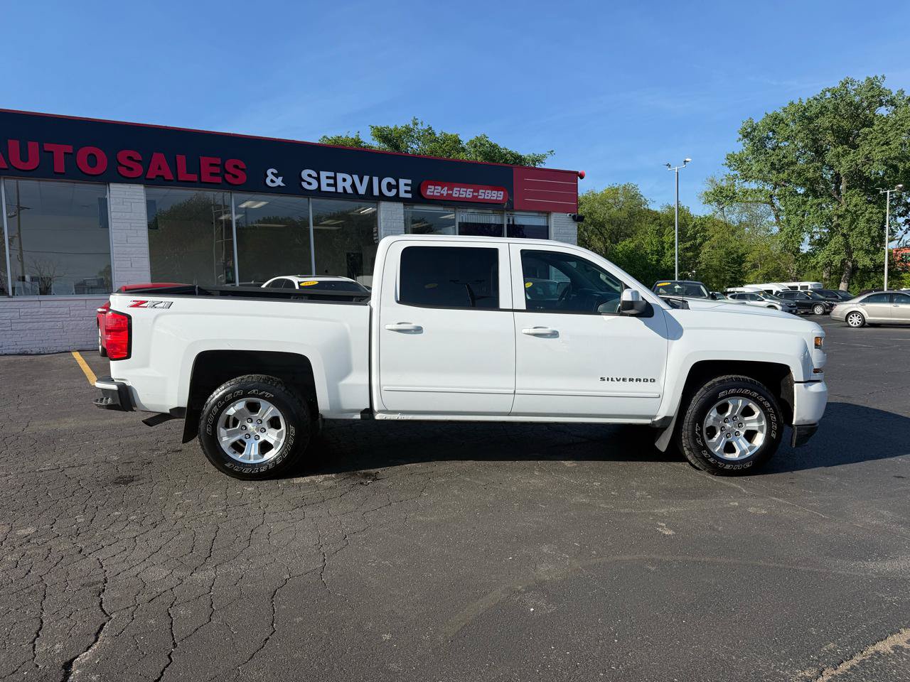 Used 2018 Chevrolet Silverado 1500 LT w/ All Star Edition AWD/4WD image 8