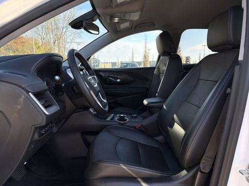 Used 2023 GMC Terrain SLT w/ Infotainment Package II image 16