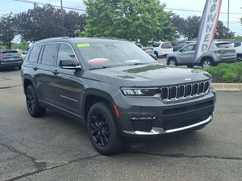 Used 2023 Jeep Grand Cherokee L Limited AWD/4WD image 3