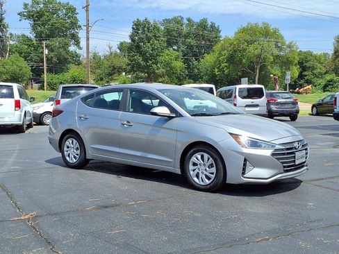 Used 2020 Hyundai Elantra SE FWD image 10