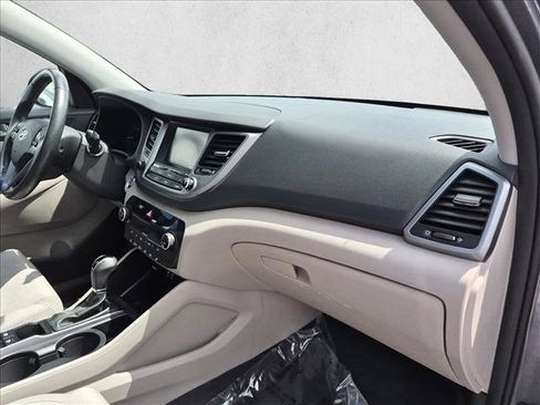 Used 2018 Hyundai Tucson Value FWD image 23