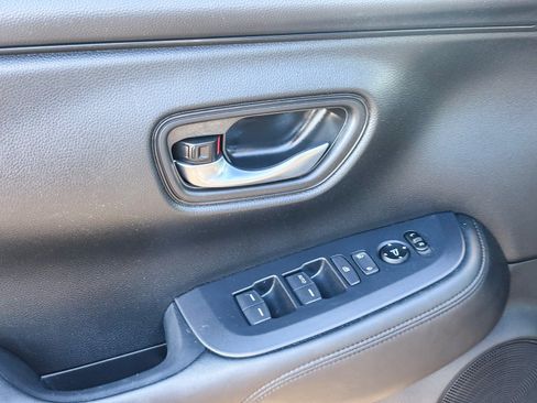 Certified 2025 Honda HR-V LX image 22