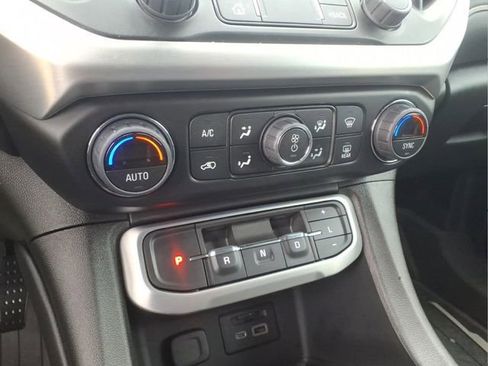 Certified 2023 GMC Acadia SLT w/ Elevation Edition AWD/4WD image 18