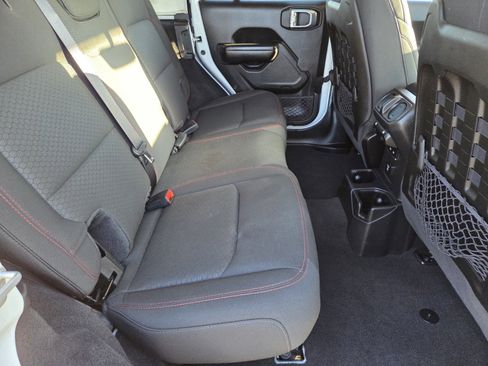 Used 2021 Jeep Wrangler Unlimited Rubicon w/ Xtreme Recon 35" Tire Package image 14