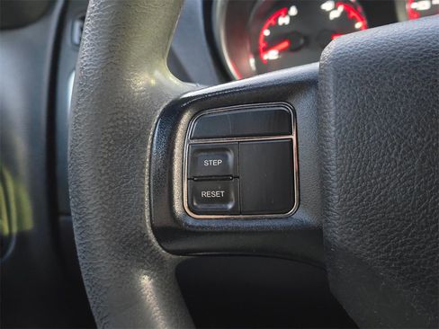 Used 2014 Dodge Avenger SE image 20