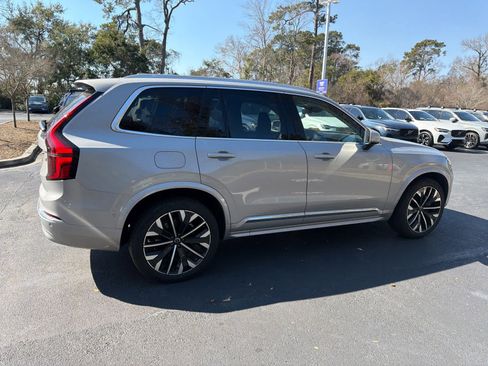 Certified 2025 Volvo XC90 B6 Plus image 17