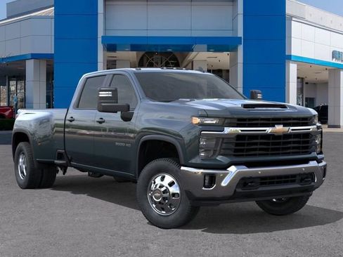 New 2026 Chevrolet Silverado 3500 LT w/ All Star Edition image 7