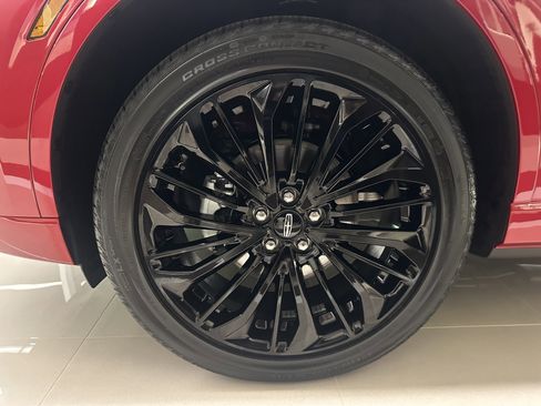 New 2026 Lincoln Corsair Premiere image 17