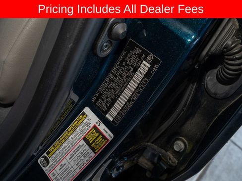 Used 2019 Toyota Camry SE FWD image 18