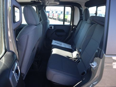 New 2026 Jeep Gladiator Sport image 15