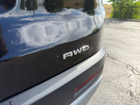 Used 2023 GMC Acadia SLT AWD/4WD image 23