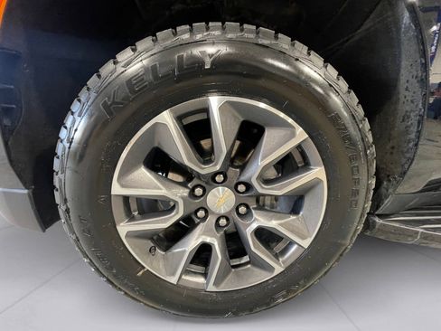 Used 2023 Chevrolet Suburban LS w/ Driver Alert Package image 9