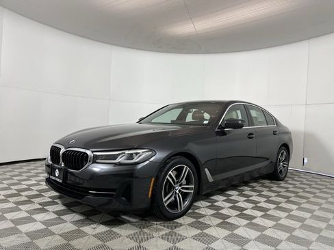 Used 2023 BMW 530i xDrive 530i xDrive w/ Premium Package image 3