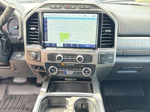 Certified 2022 Ford F250 Platinum w/ FX4 Off-Road Package AWD/4WD image 24