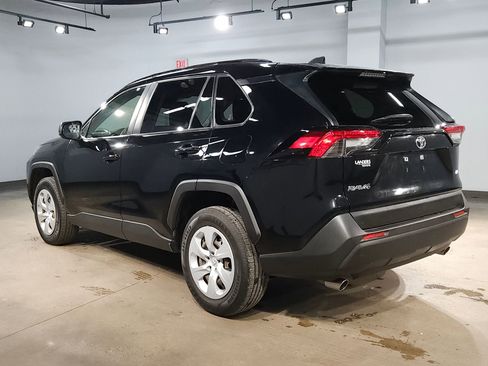Used 2019 Toyota RAV4 LE image 5