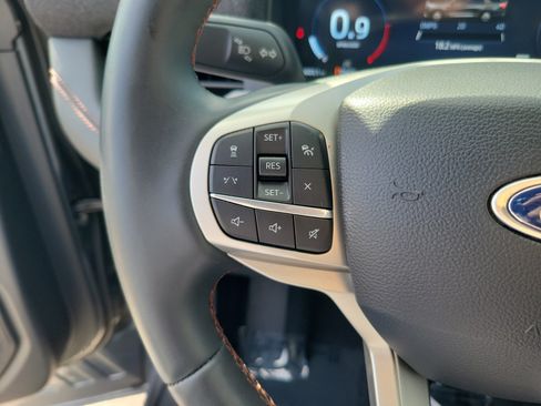 Used 2025 Ford Explorer Active w/ Active Comfort Package RWD image 29