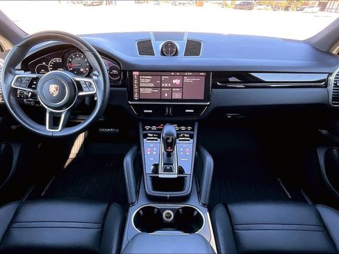 Used 2021 Porsche Cayenne image 9