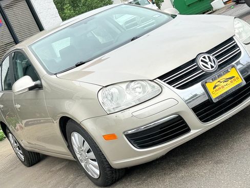 Used 2006 Volkswagen Jetta Value Edition FWD image 2