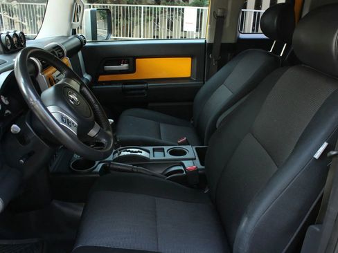 Used 2007 Toyota FJ Cruiser 4WD image 16