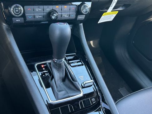 New 2026 Jeep Compass Latitude image 19