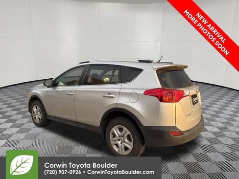 Used 2015 Toyota RAV4 LE AWD/4WD image 5