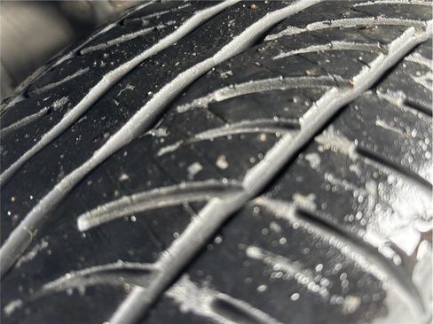 Used 1999 Toyota Avalon XLS image 19