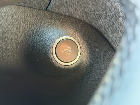 Used 2023 Volvo XC40 B4 Core w/ Convenience Package FWD image 30