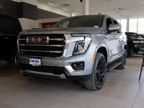 New 2026 GMC Yukon Elevation image 3