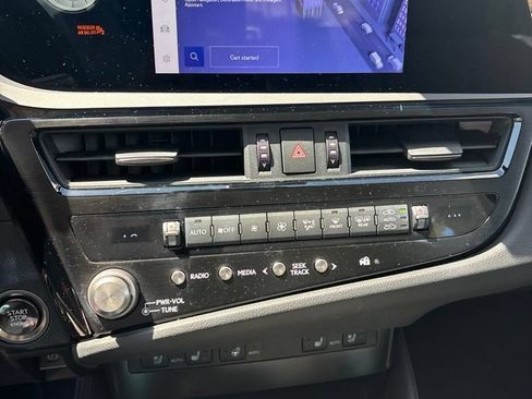 Used 2024 Lexus ES 350 w/ Premium Package FWD image 3