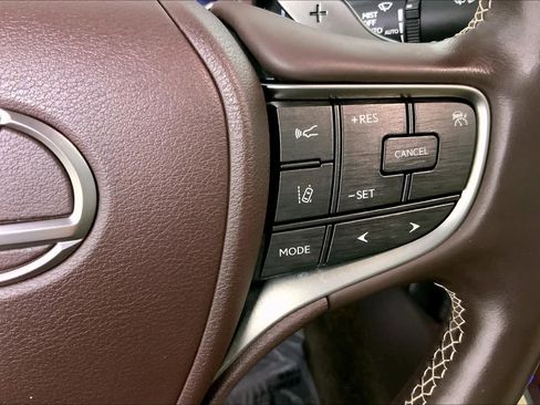 Used 2018 Lexus LS 500 AWD image 24