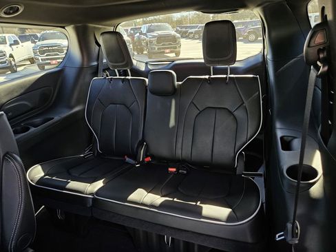 New 2026 Chrysler Pacifica Limited w/ S Appearance Package image 34