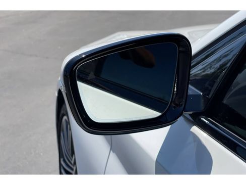 Used 2018 BMW 530i w/ M Sport Package RWD image 11